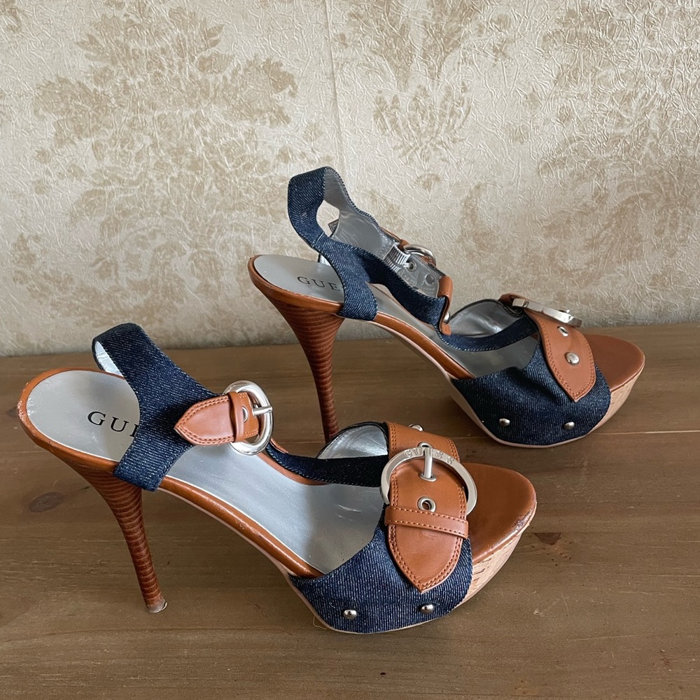 Guess t- straps platform heels
